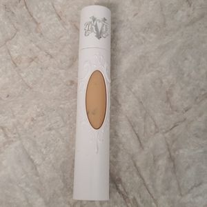 KAT VON D TRUE PORTRAIT  FOUNDATION